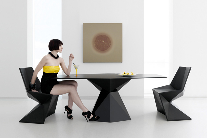 Vertex: Table et chaises design Vondom finition noir mat - SoDezign