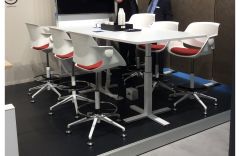 Table de réunion électrique bases croix WINGLET - Design Bralco
