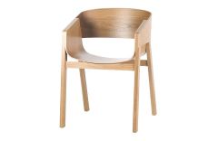 Chaise avec accoudoir en bois Merano - Design Alexander Gufler - Ton